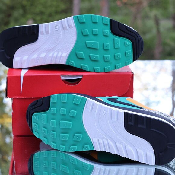 Nike Air Safari SE Emerald Green - Picture 14 of 14